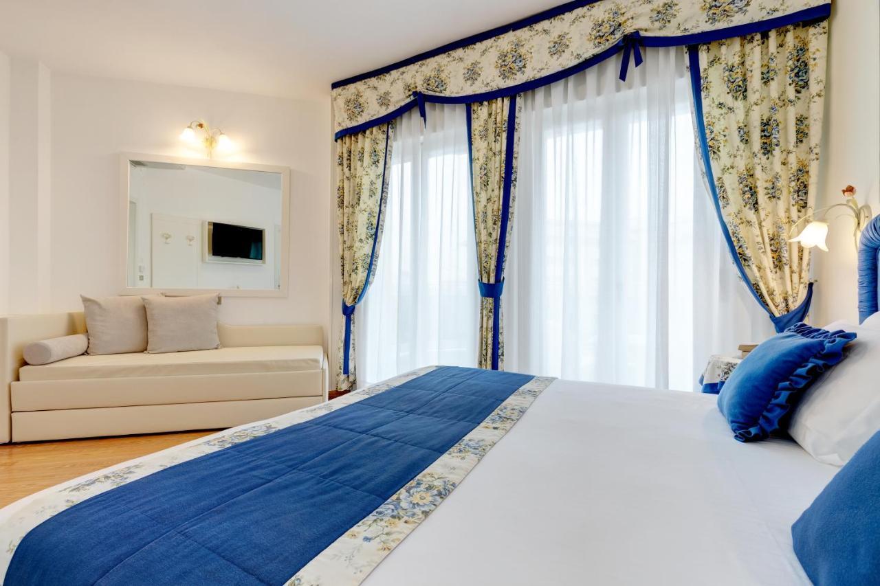 Hotel Cavalieri Palace & Suites Lido di Jesolo Exterior foto