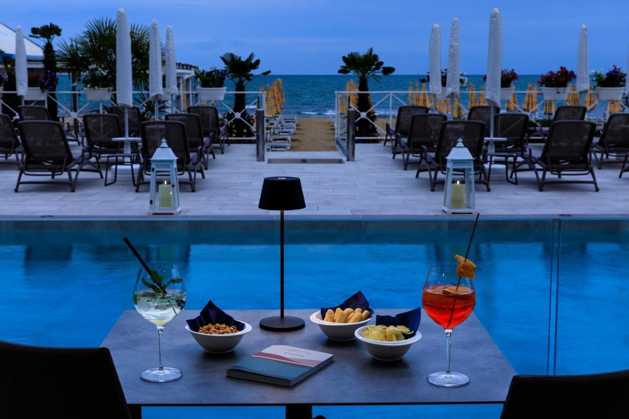 Hotel Cavalieri Palace & Suites Lido di Jesolo Exterior foto
