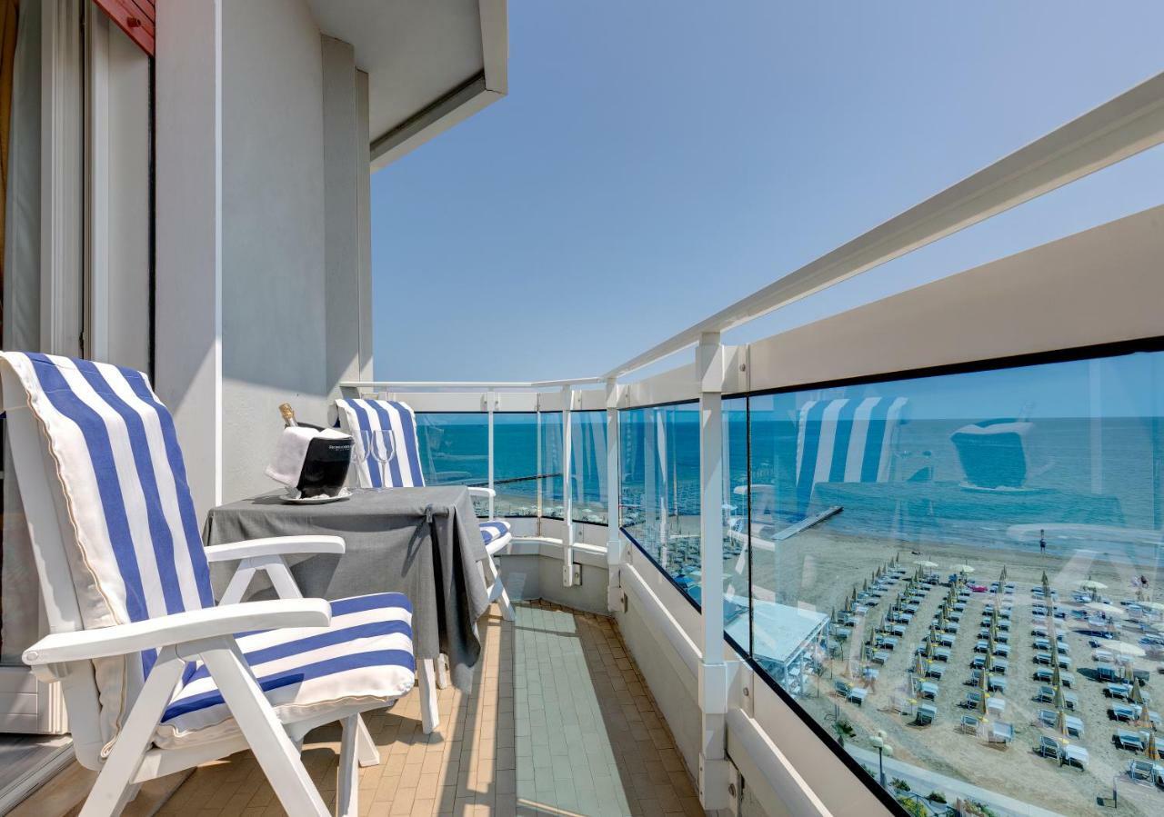 Hotel Cavalieri Palace & Suites Lido di Jesolo Exterior foto